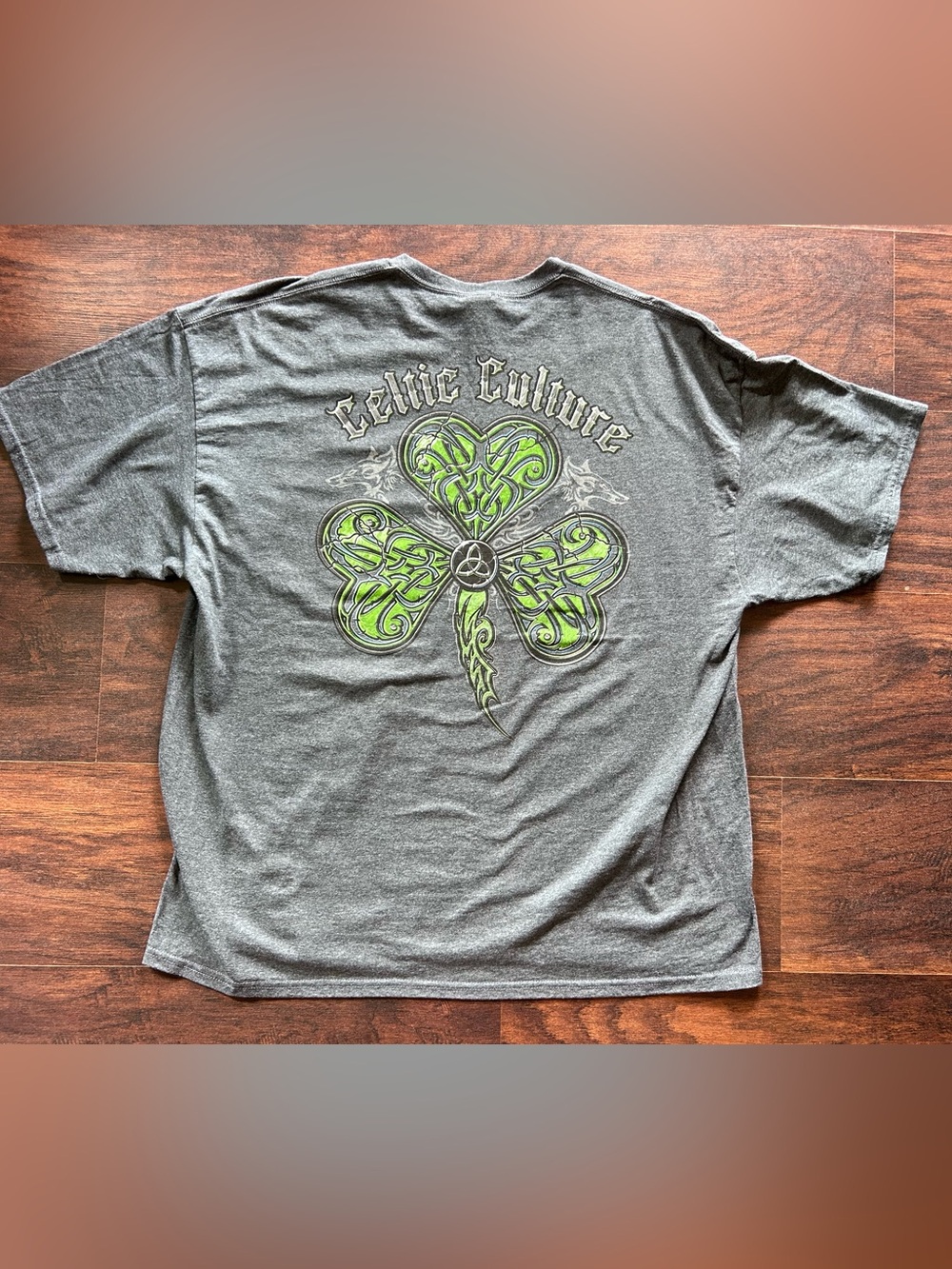 Gildan Mens Celtic Culture Graphic T Shirt Heathered Gray Wolf Shamrock 2XL